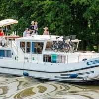 BOIRE UN VERRE POUR UN PROJET DE VACANCES