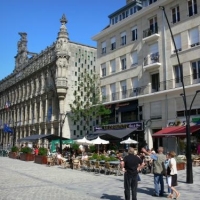 Boire un verre en terrasse et manger un bout pour faire connaissance