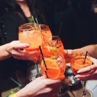 Boire un verre (+ boite de nuit éventuellement)