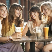 Sortir entre filles à Avignon autour d'un verre