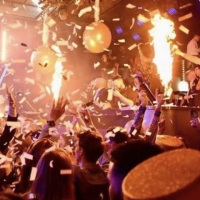 Bonne petite soirée entre filles en boîte de nuit 